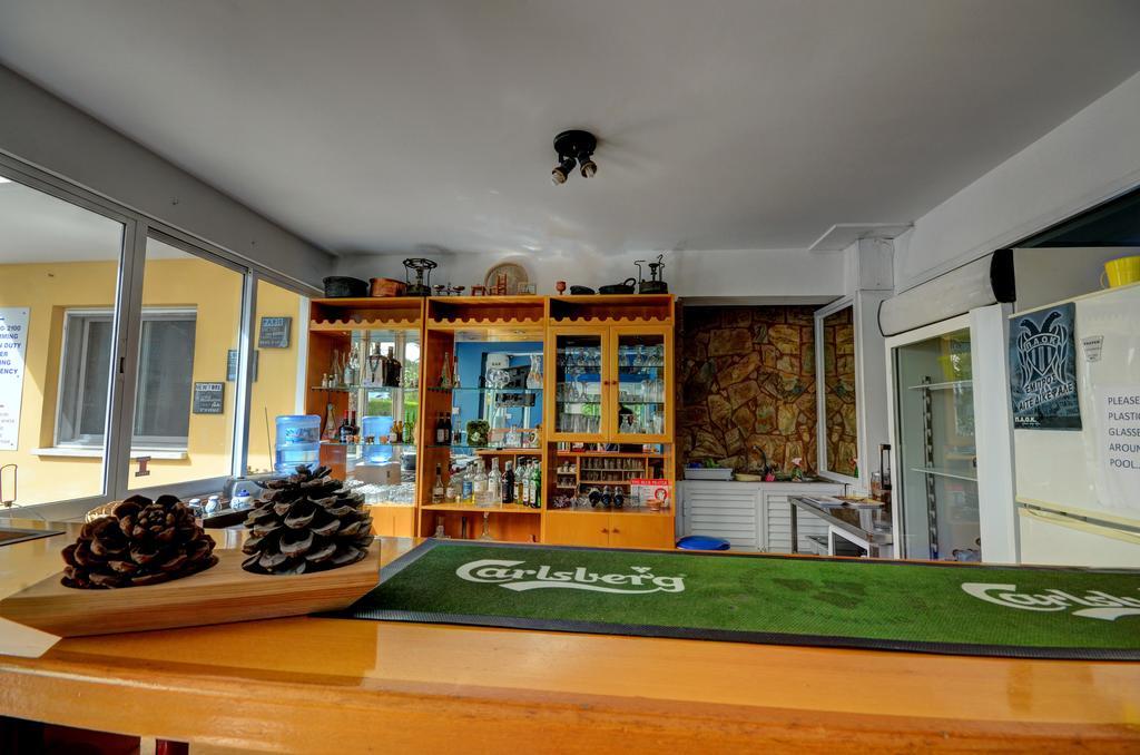 瑞纳斯旅游公寓式酒店 Polis 外观 照片